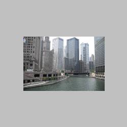 chicago river skyscrapers.jpg